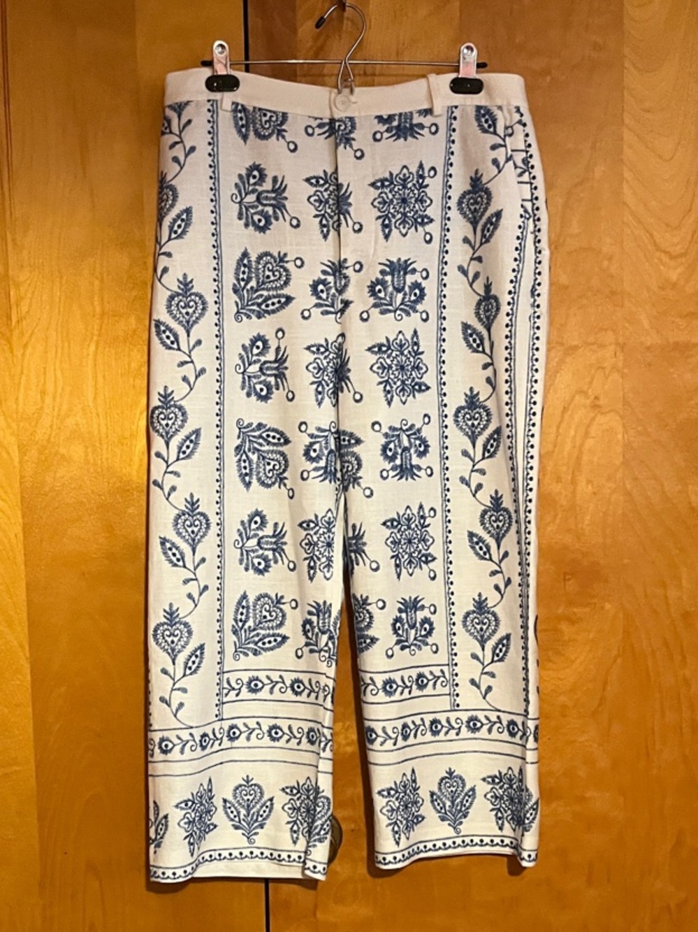 ZARA Large White Culottes with Blue Embroidered Floral Print